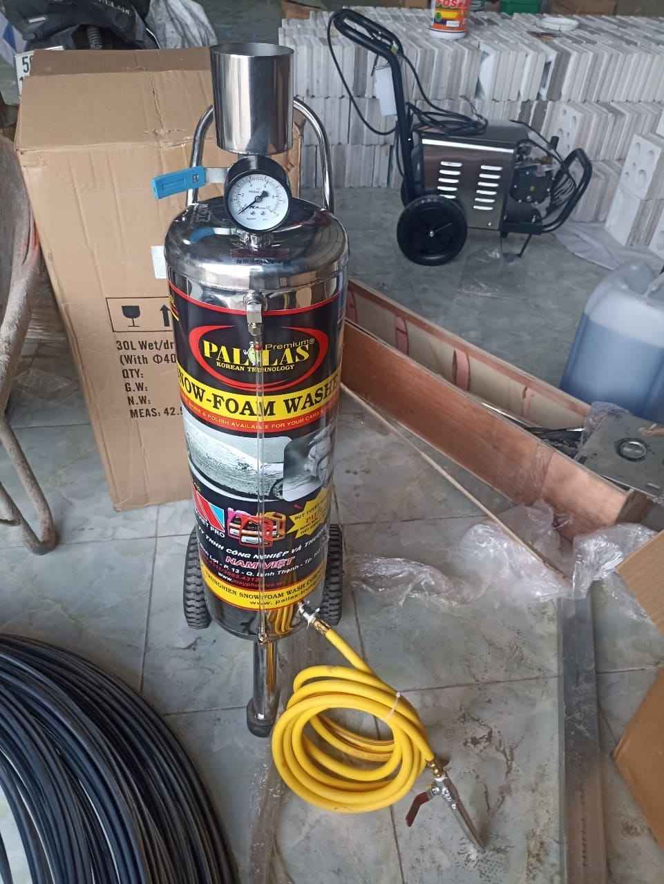máy rửa xe bọt tuyết pallas