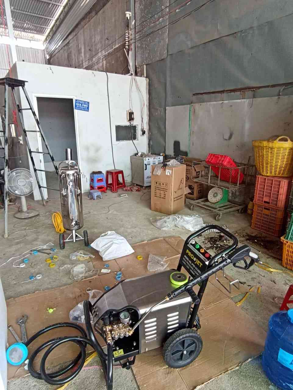 Bàn giao máy rửa xe cho anh Hải