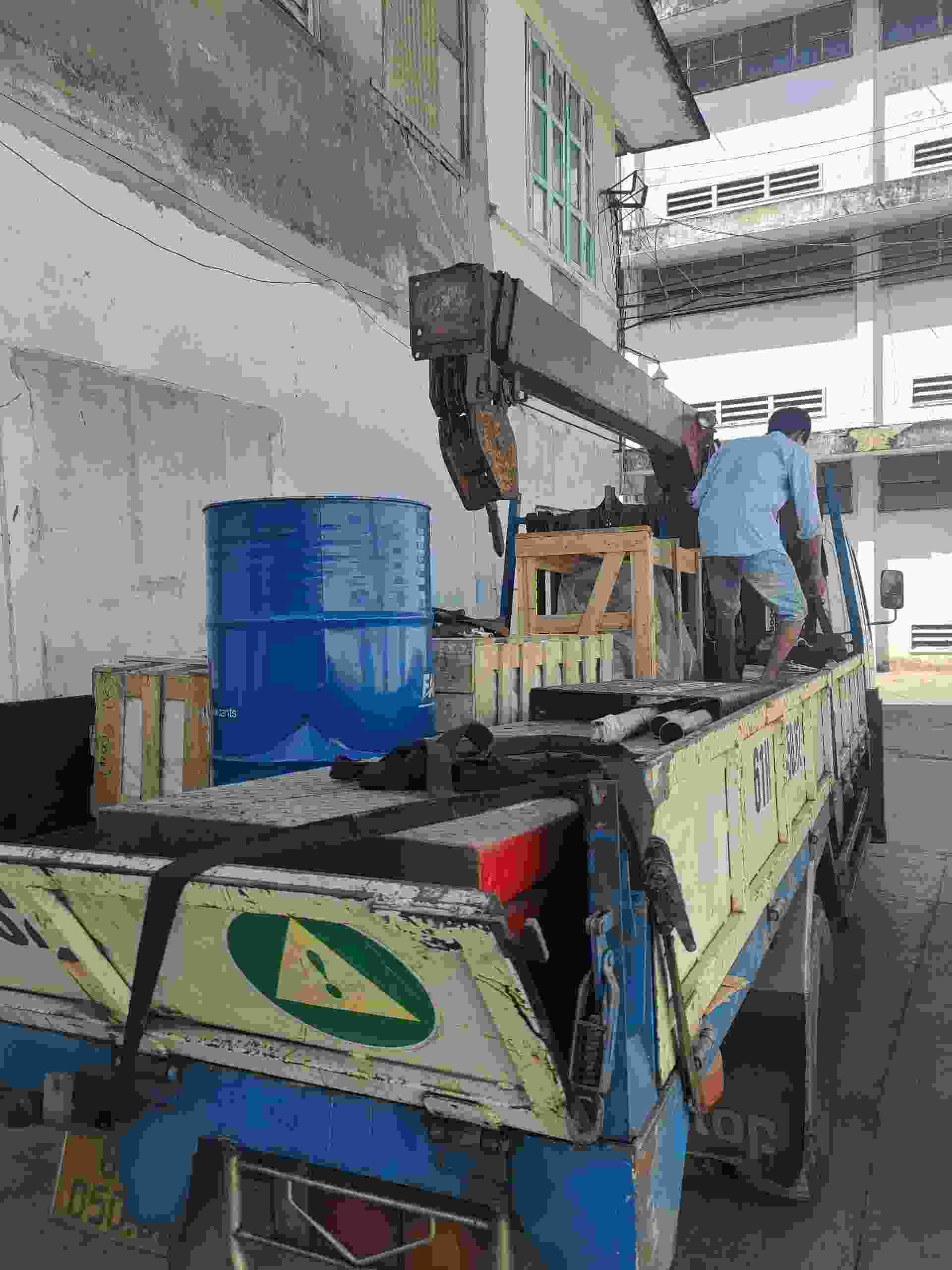 cầu nâng 1 trụ âm nền ấn độ kaspi k4000sg-a1 