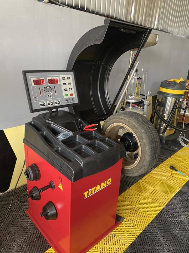 máy cân bằng lốp ô tô titano std-413e 