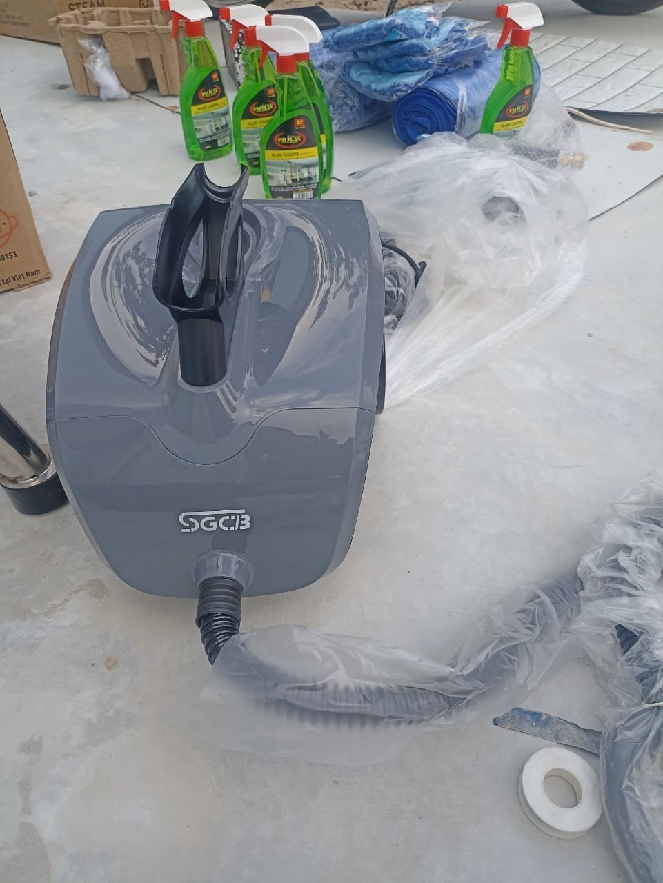 máy rửa xe hơi nước nóng