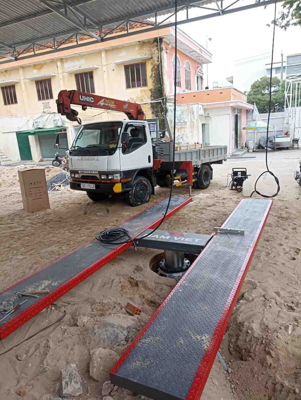 cầu nâng 1 trụ rửa xe kaspi âm nền k4000sg-a2