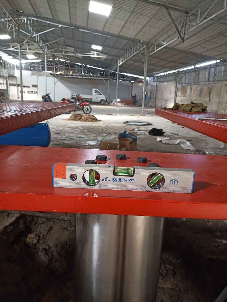 cầu nâng 1 trụ âm nền ấn độ kaspi k4000sg-a2 
