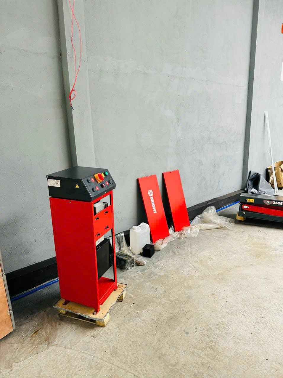 cầu nâng cắt kéo