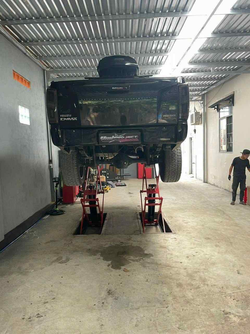 cầu nâng cắt kéo