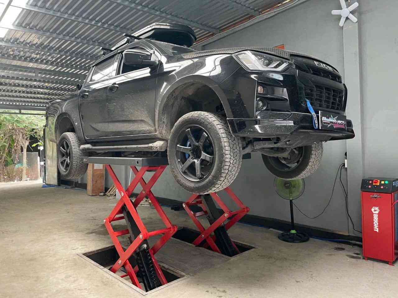 cầu nâng cắt kéo