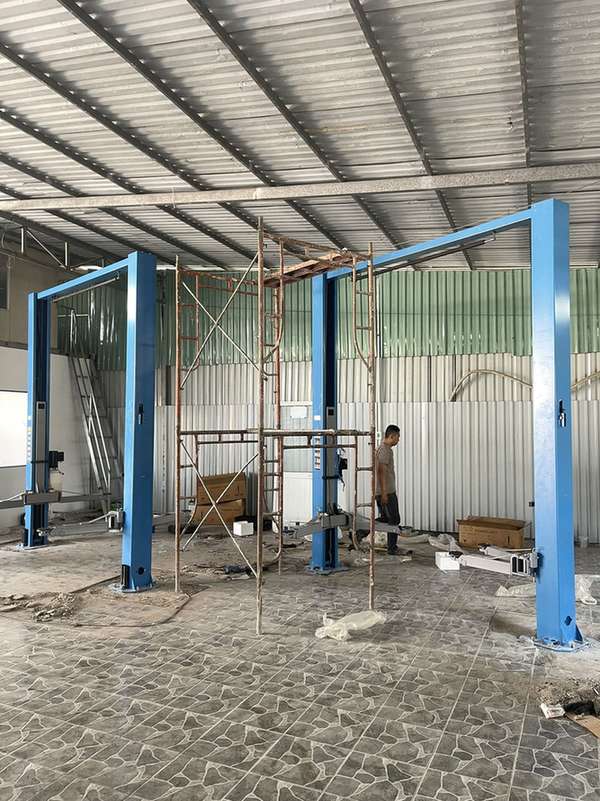 cầu nâng 2 trụ titano