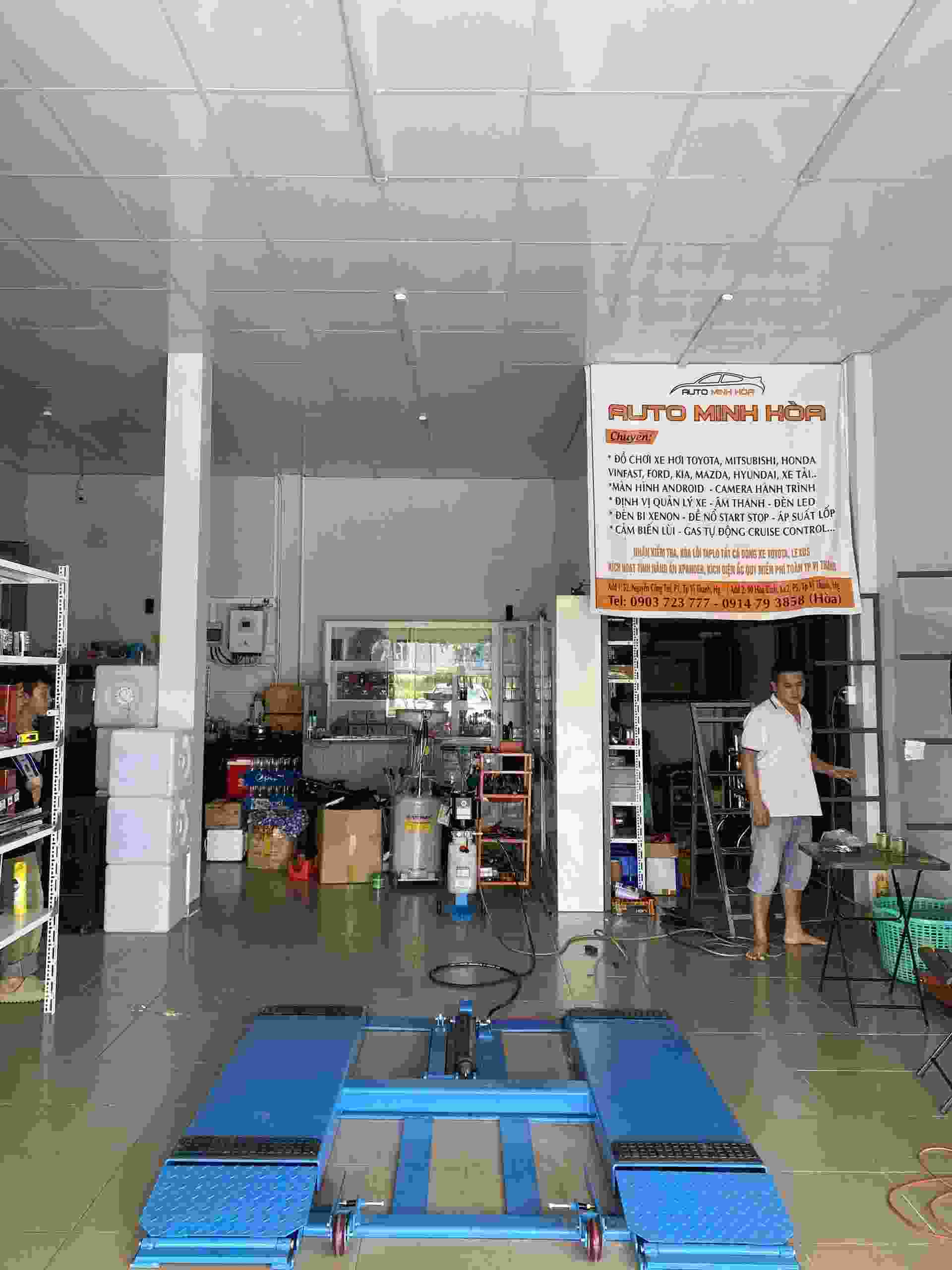 Bàn giao cầu nâng ô tô cắt kéo TITANO STD-7628 2,8 tấn cho anh Hòa ở Long Mỹ, Hậu Giang 15 cầu nâng cắt kéo