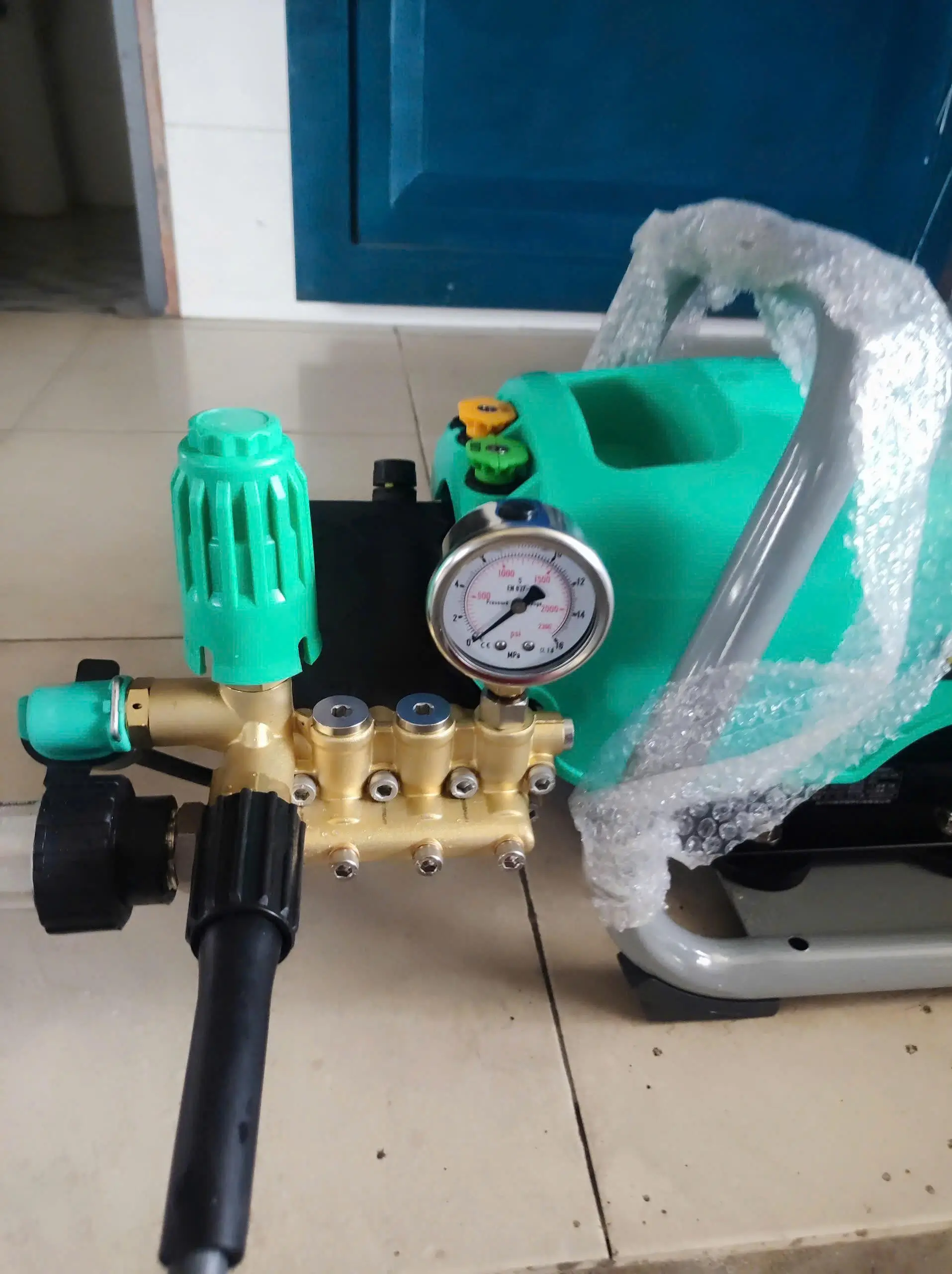 máy rửa xe 70 bar