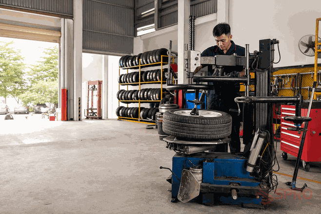 Máy tháo vỏ không lơ via: So sánh và tư vấn đầu tư 3 Khi nào garage cần nâng cấp máy tháo vỏ không lơ via?: Bạn nên cân nhắc đầu tư dòng máy cao cấp này khi xưởng của bạn rơi vào các trường hợp sau: 1.