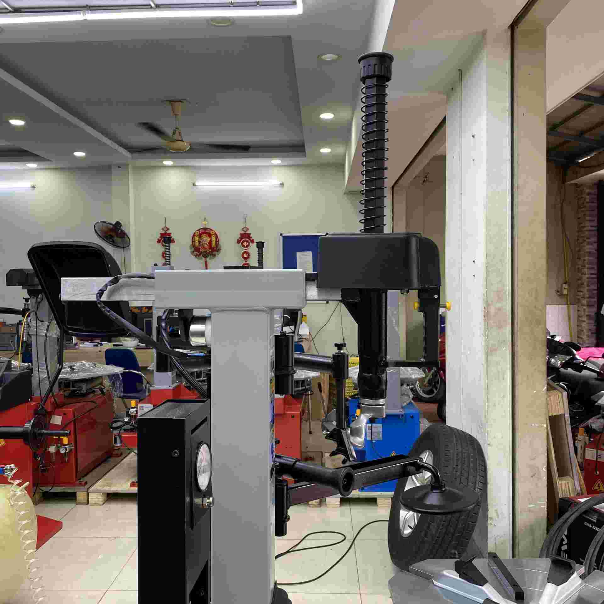 Máy ra vào lốp NK-59+330