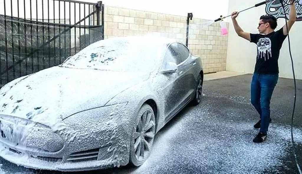rửa xe không chạm