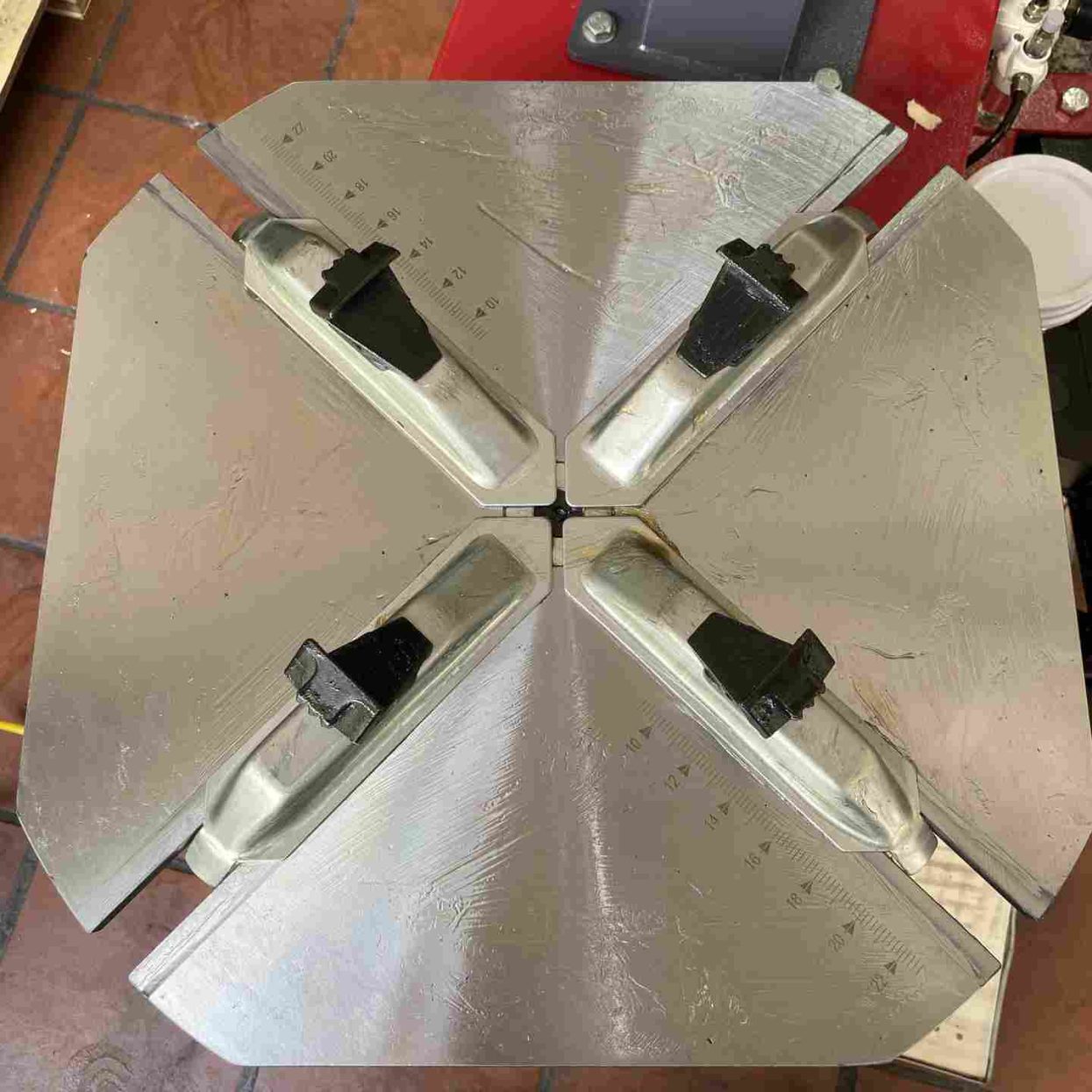 Mâm máy tháo vỏ NK-22N