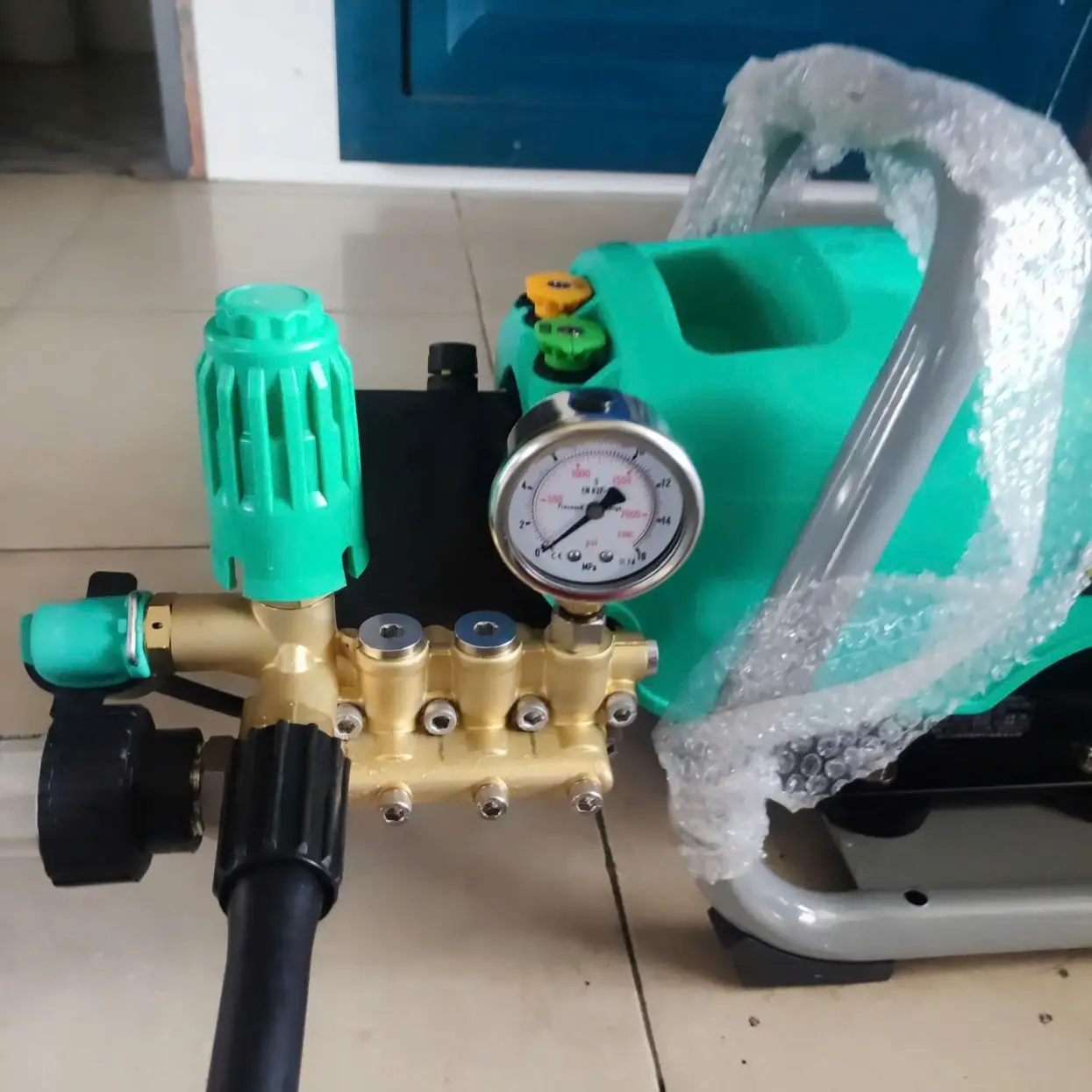 máy rửa xe 70 bar