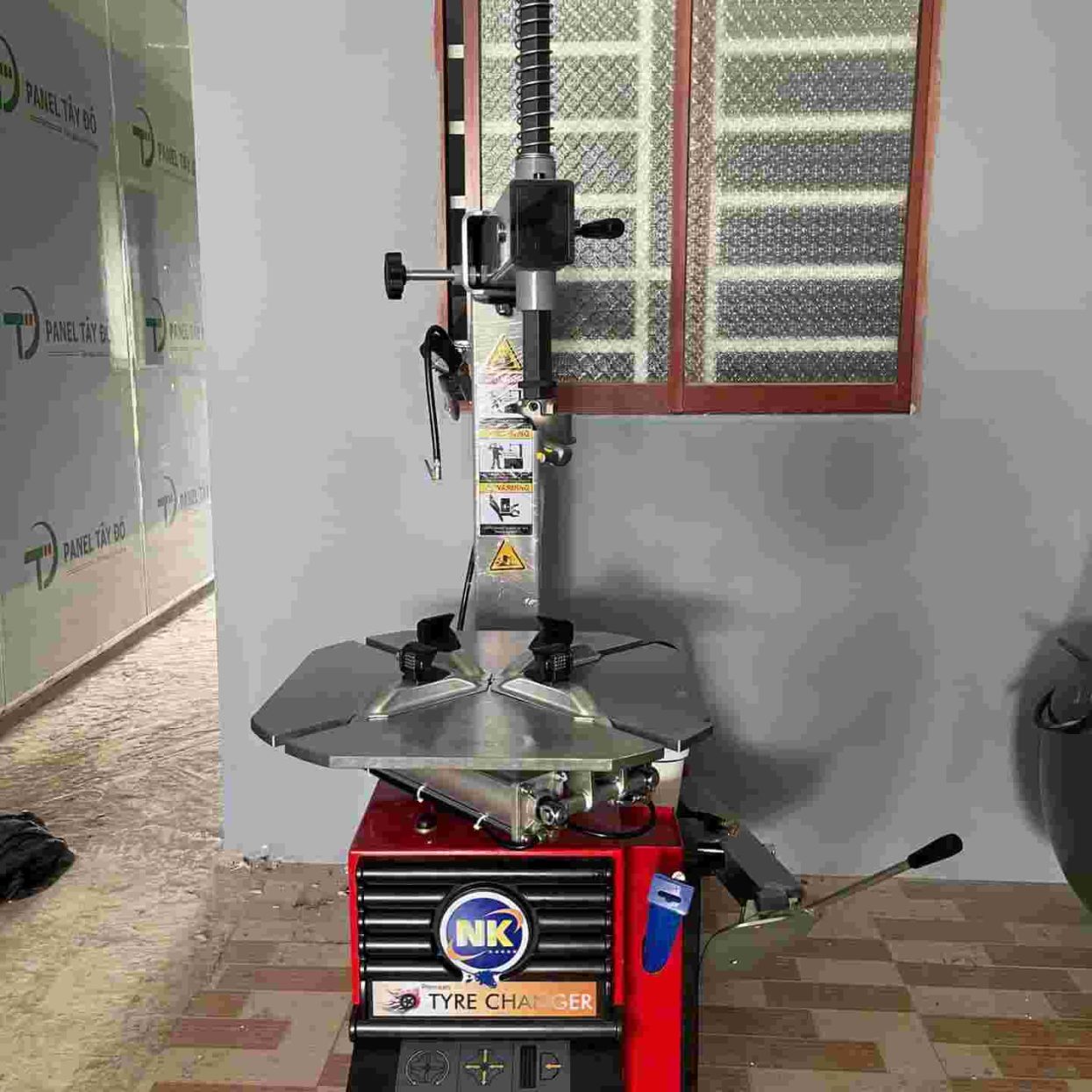 Máy tháo vỏ NK318E